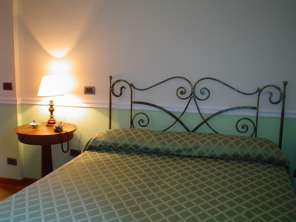 Petit Chateau Montecatini Terme Exterior photo