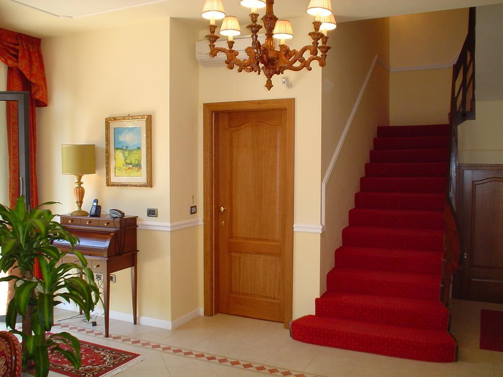 Petit Chateau Montecatini Terme Exterior photo